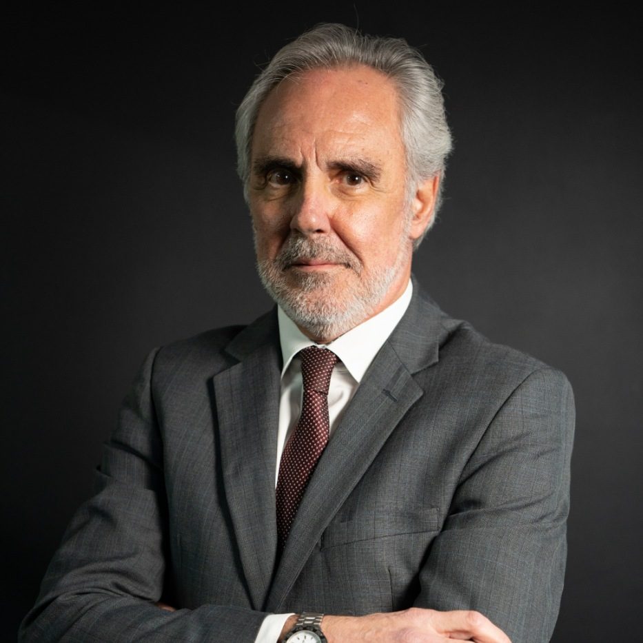 Dr. Carlos Barrios